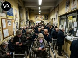 il definitivo divieto sui social per i minori voluto dal governo divieto social minori governo - anziani alle poste con smartphone